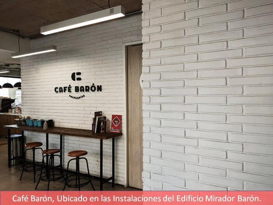 Hom I Estudio Nuevo Con Preciosa Vista Y Estacionamiento Valparaíso