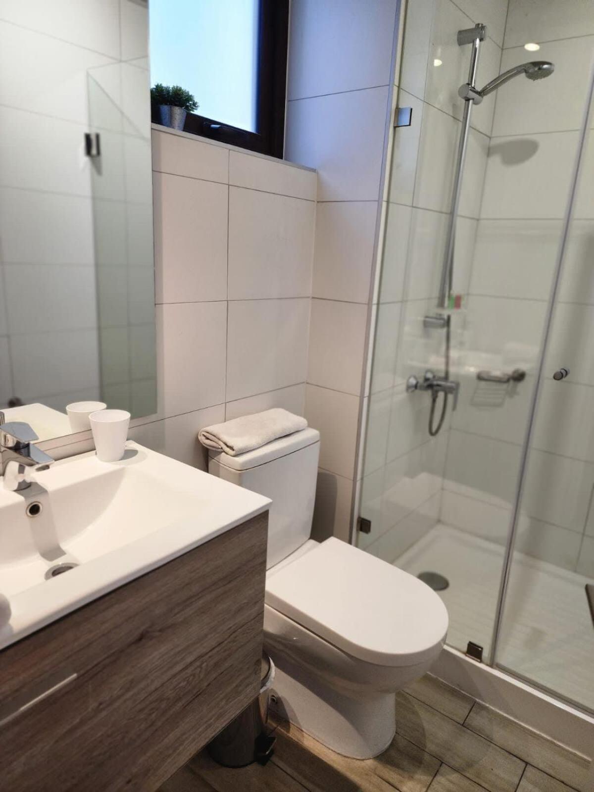 Apartamento Hom I Estudio Nuevo Con Preciosa Vista Y Estacionamiento *