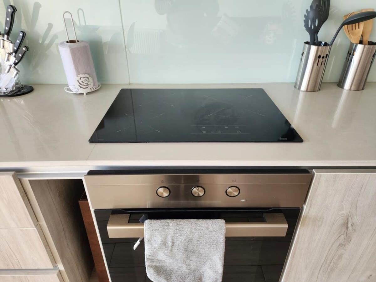 Apartamento Hom I Estudio Nuevo Con Preciosa Vista Y Estacionamiento *